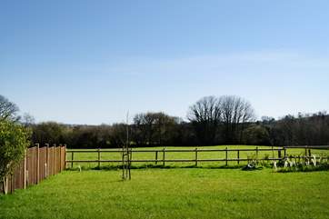 Meadowbank and its semi-detatched neighbour are in a panoramic setting with totally unspoilt views.