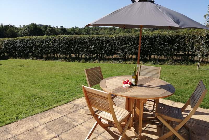Meadowbank has a wonderful enclosed garden with views over fields.