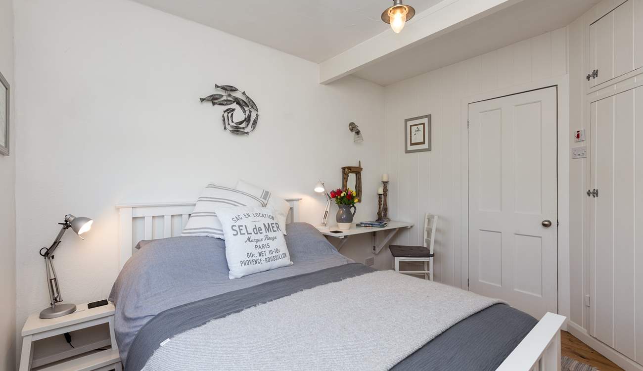 Another view of the main bedroom, the en suite is through the middle door.