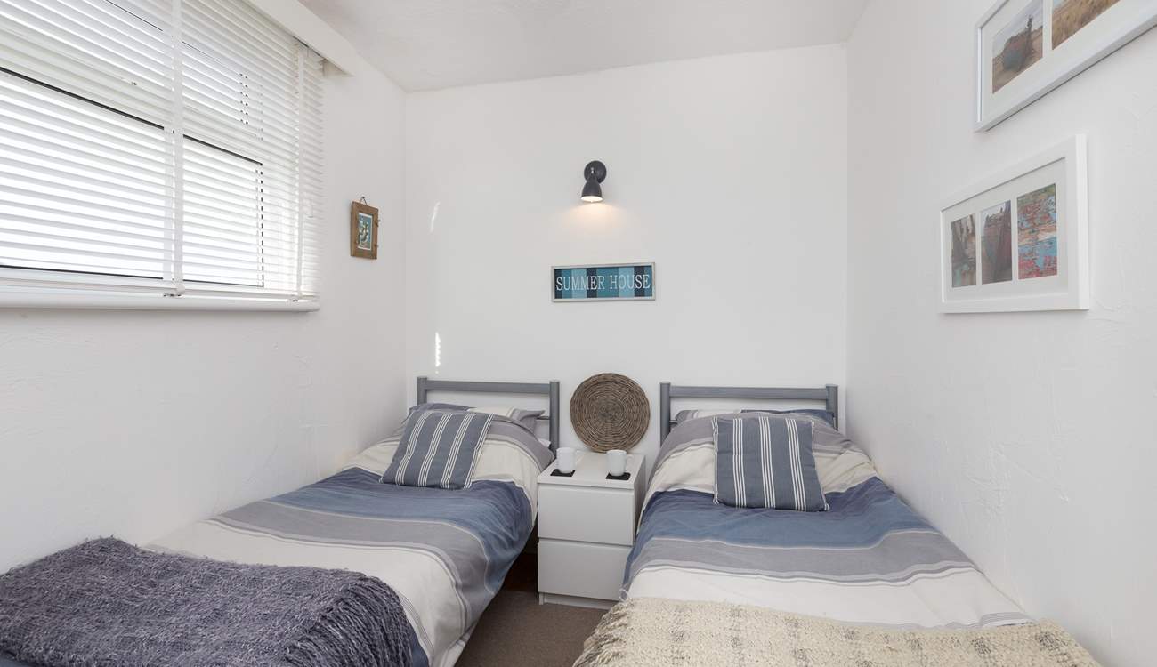 This is the twin bedroom with 2'6