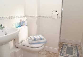 The bright and contemporary shower-room.