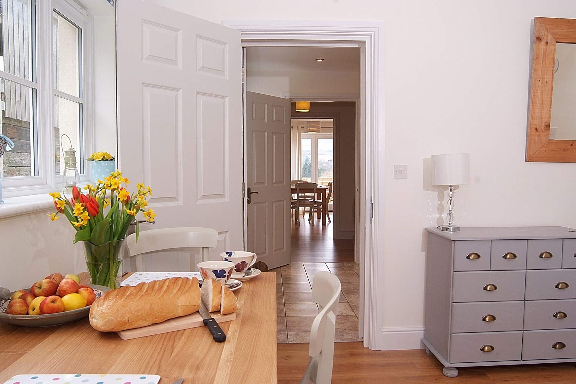 The Linhay can be booked with The Parlour (2662) and linked together via a set of soundproofed double doors if guests wish. Otherwise it is a very private cottage in its own right.
