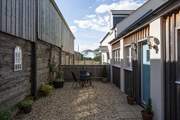 Another view of the sheltered patio-area.