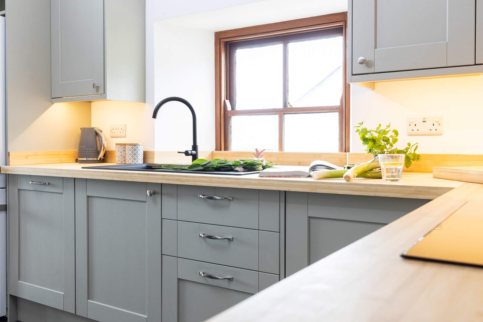 Cook up a storm in the well-equipped kitchen.