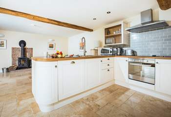 A great kitchen perfect for preparing culinary treats.