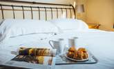 Luxury bed linens and breakfast in bed, perfect. - Thumbnail Image