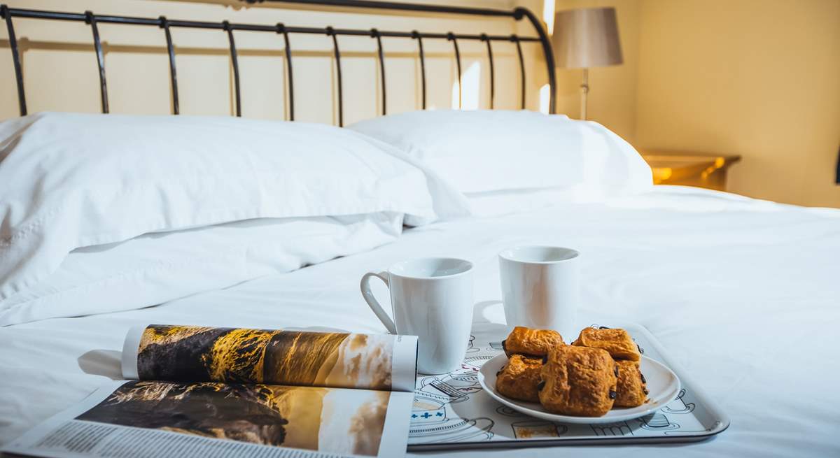 Luxury bed linens and breakfast in bed, perfect.