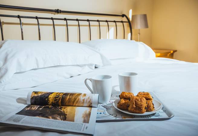 Luxury bed linens and breakfast in bed, perfect.