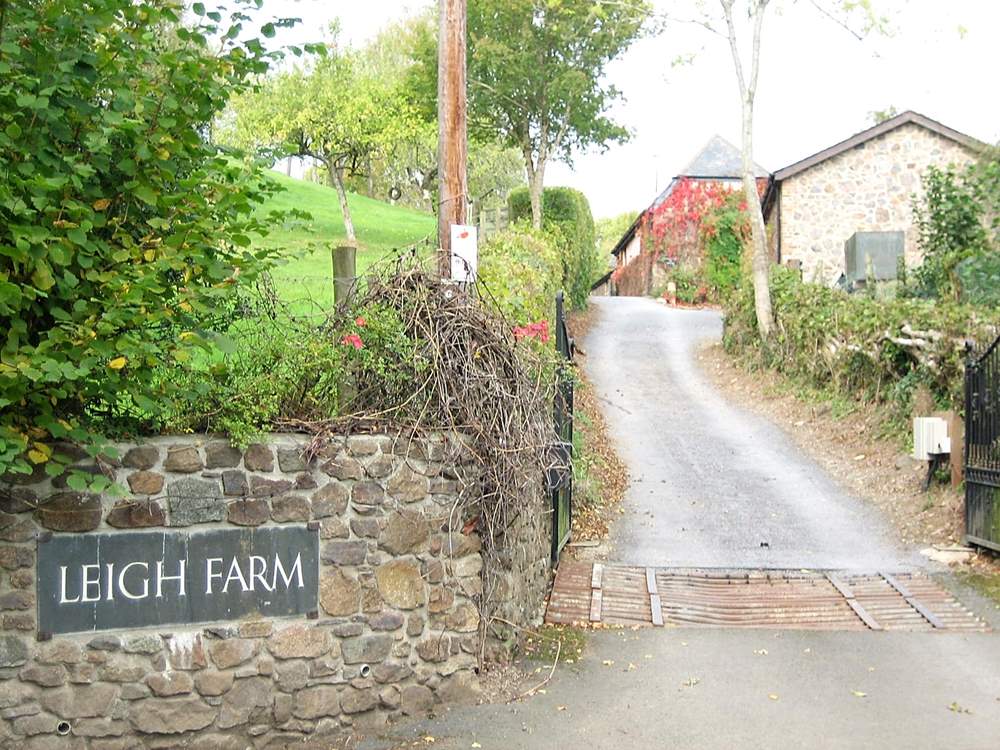 The entrance into Leigh Farm.