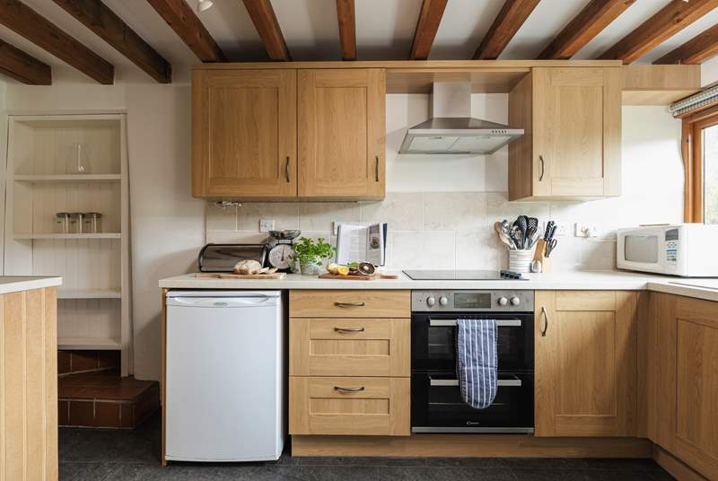 The fully equipped kitchen is perfect for rustling up that holiday feast!