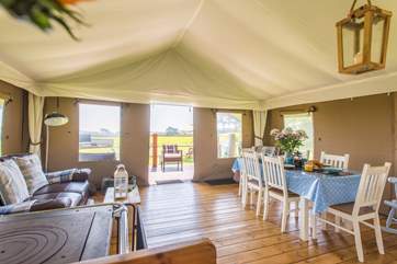 Superbly furnished and equipped - luxury camping at its very best!