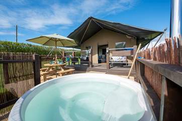 Unwind in the heavenly hot tub on a blissful afternoon.