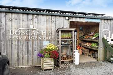 The popular Boscastle Farm Shop and Cafe