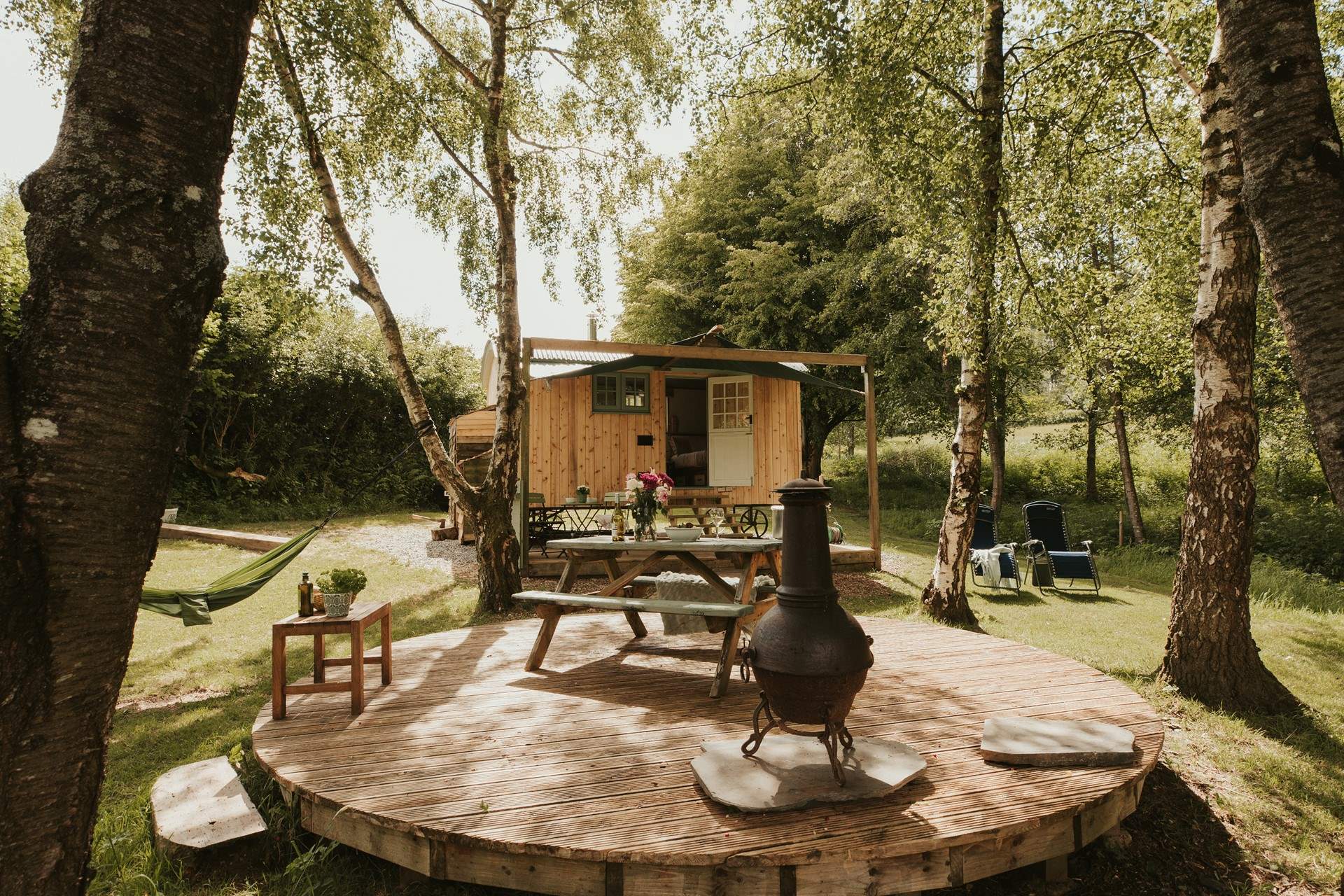 Outside, the setting becomes even more enchanting. 