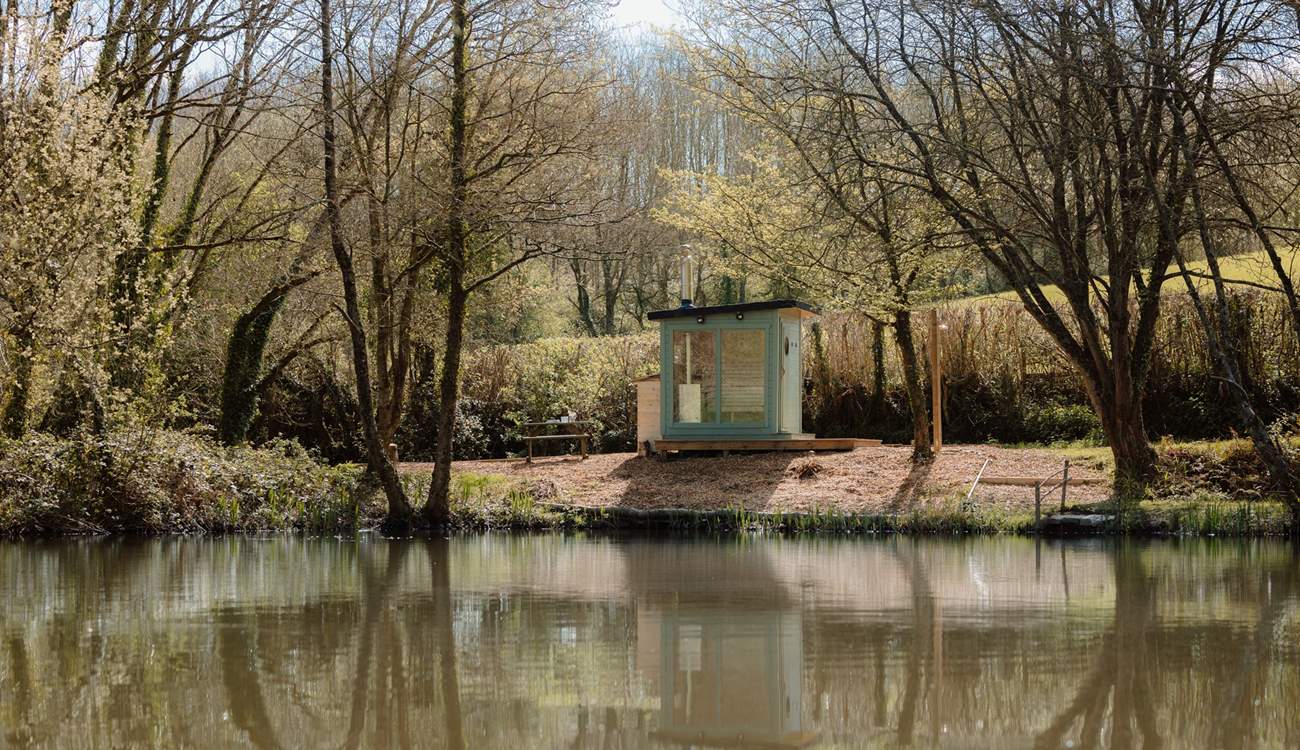 Unwind in the wood-fired sauna, followed by a refreshing cold plunge in the lake.