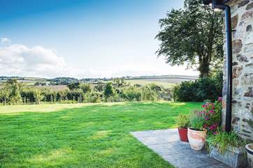 Such a wonderful setting in which to sit back, relax and unwind.