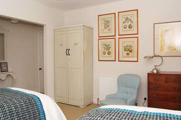 Each bedroom has its individual style, mixing vintage furnitue with top-of-the-range mattresses and bed linen.