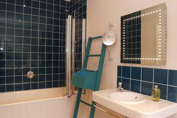 The bathroom en suite to bedroom 4.