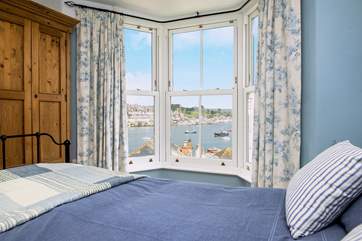 It will be difficult getting out of bed with a view like that.