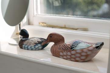 More cheerful and welcoming details!