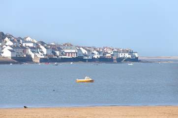 This is a view of Appledore from the Instow side of the estuary.