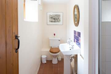 The en suite shower-room.