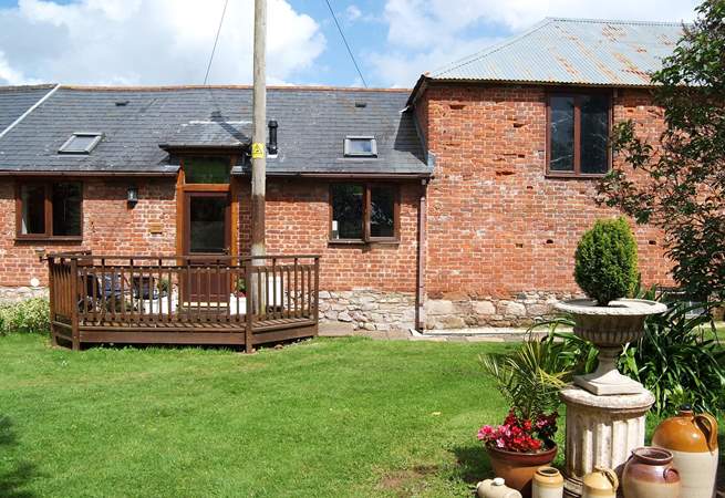 The front of this deceptively spacious and very comfortable cottage.