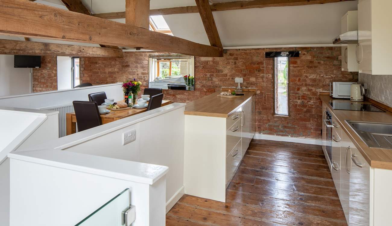 Kitchen links nicely to the dining area. Perfect for serving up that evening meal.