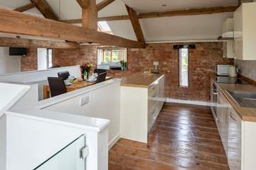 Kitchen links nicely to the dining area. Perfect for serving up that evening meal.