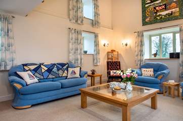 The light and spacious sitting-room.