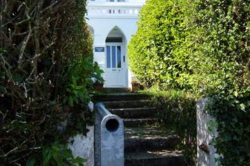The rear door of the main building opens onto steps down to the coastal path. From here there is a short walk to the pub. This is also your access into the building if you want to avoid the steps from the parking-area.