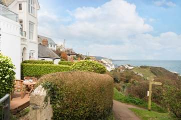 Step outside the little gate and you are on the coast path, walk down to the pub or up to Chynhalls Point and the sculpture gardens.