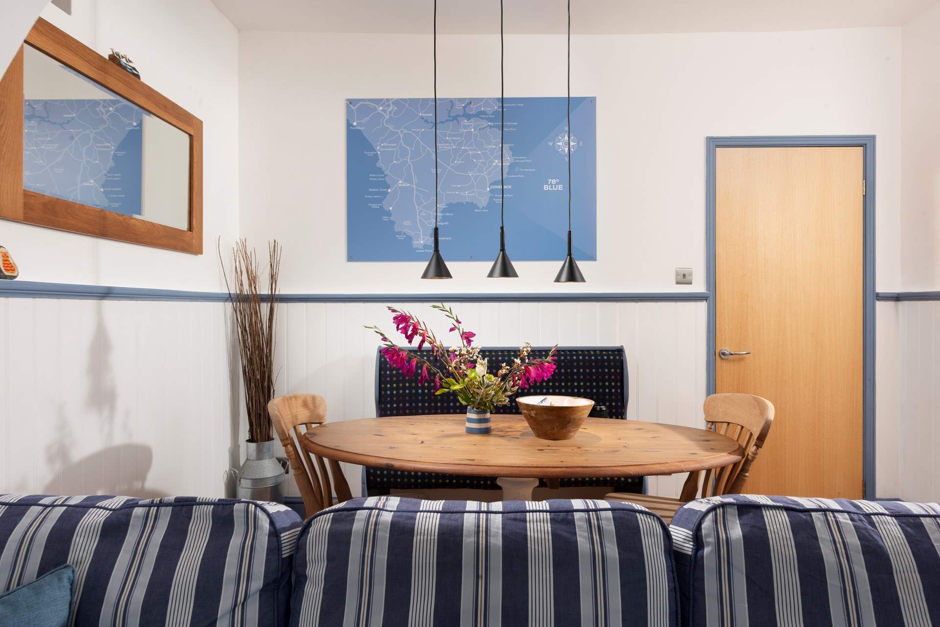 The dining-area, perfect for holiday suppers.