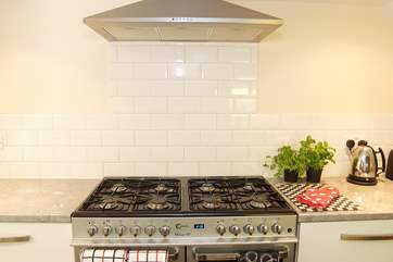 A big dual-fuel range cooker makes holiday catering simple.