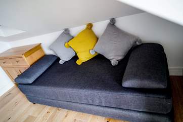 If the single 3ft bed is not required this becomes a fabulous chill out area.