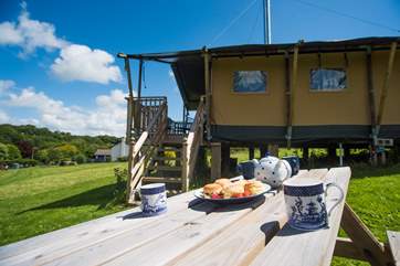 The perfect spot for a Cornish cream tea!