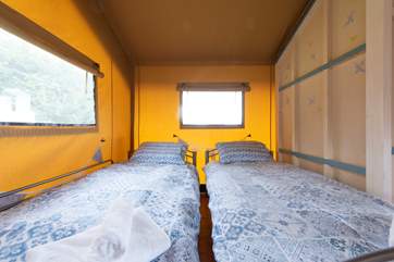 Complete with lovely linens.