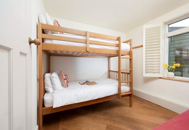 Sweet bedroom 2 with cosy bunk beds. 
