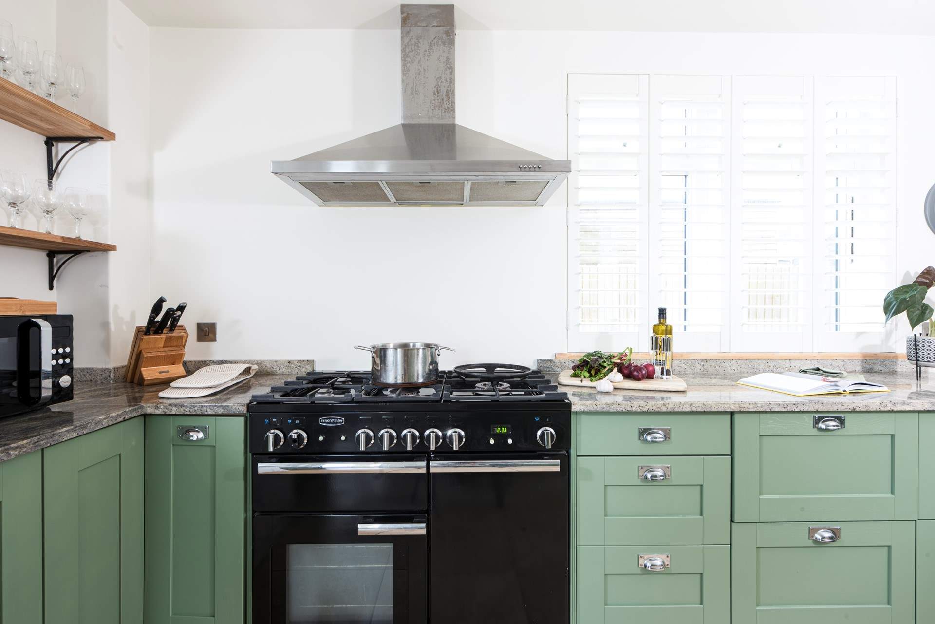 The range cooker big enough to prepare a feast for the family.