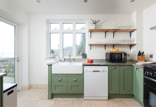 Not only is this house luxuriously designed, it is also in an unrivalled position.