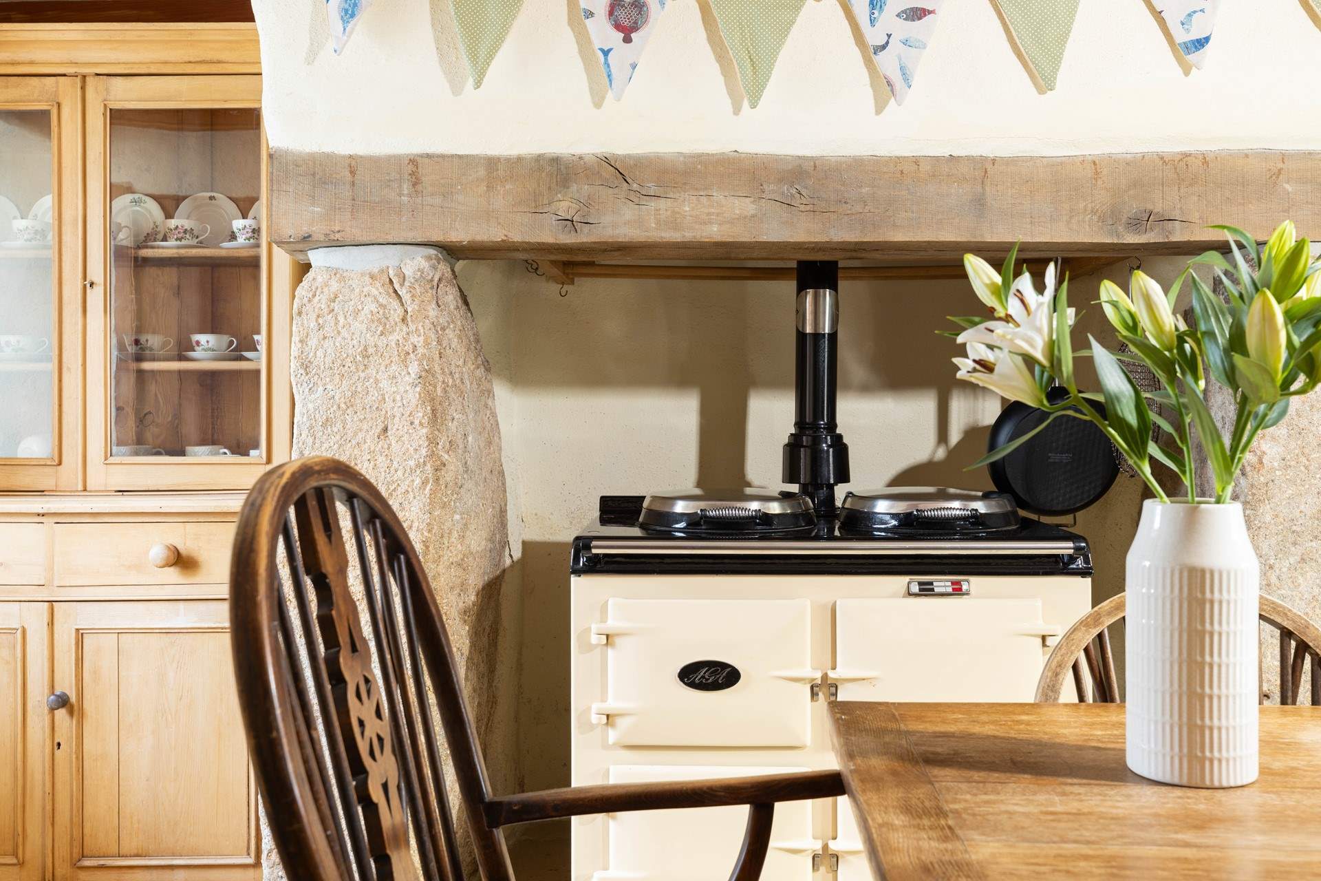 Cook up a feast in this charming cottage.