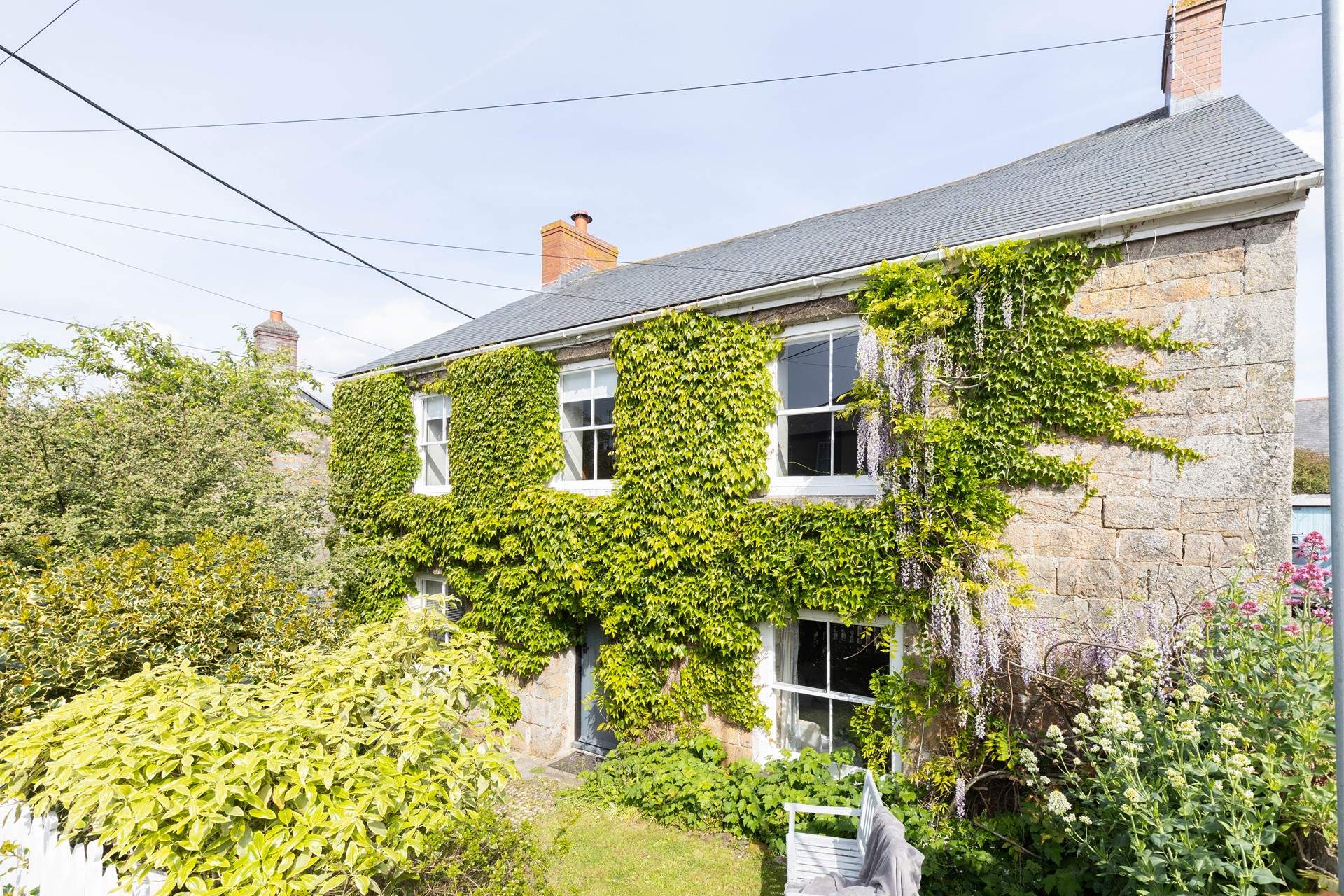 Welcome to Montaza, a stunning property in the charming village of Goldsithney.