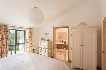 Bedroom 2 has an en suite shower-room.