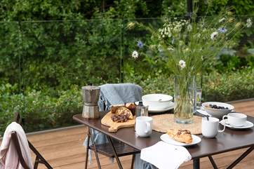 Al fresco dining for those glorious sunny days.