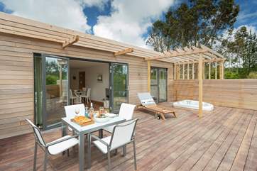 The big deck-area outside Fern.