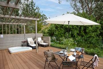 Al-fresco dining for those glorious sunny days!