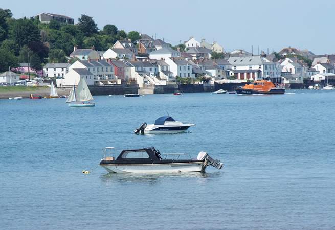 Appledore is a traditional old fishing village with a wonderful network of little lanes and passageways to explore.