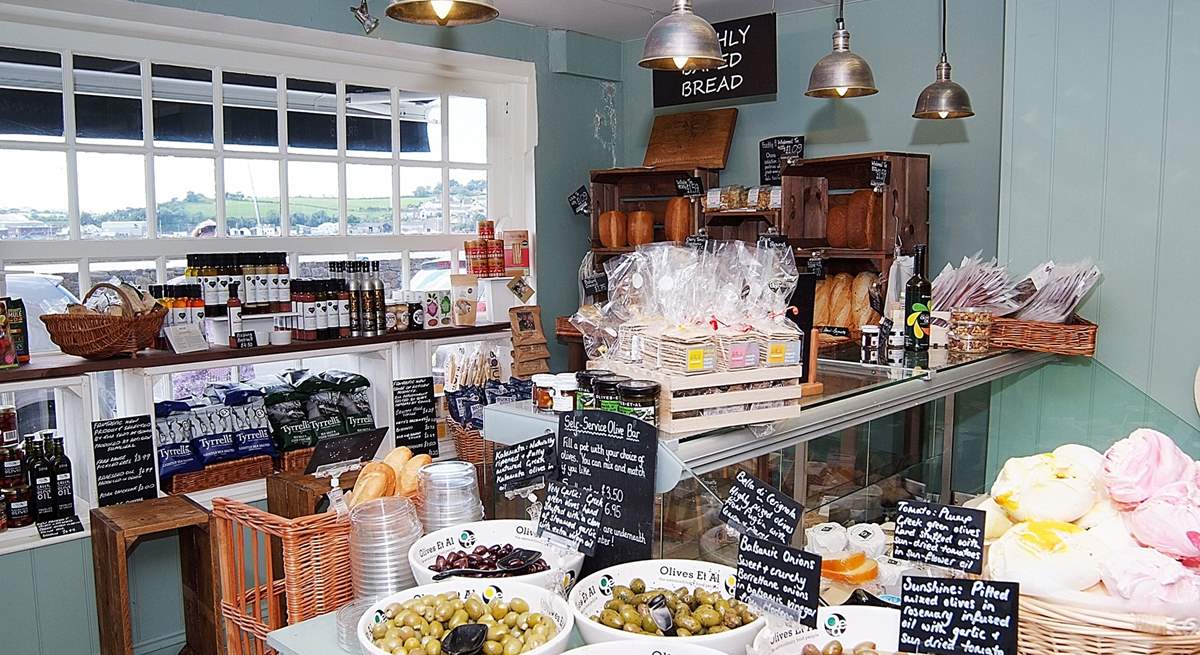 John's Deli has shops and cafes in both Appledore and Instow. There are also some excellent pubs and little galleries to browse in.