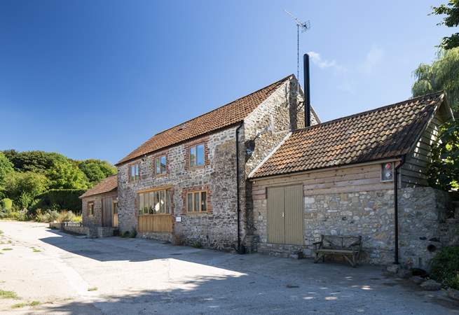 Sturthill Stable is a lovely barn conversion on a working dairy farm in the most beautiful Dorset countryside, just a few miles inland from The Jurassic Coast.