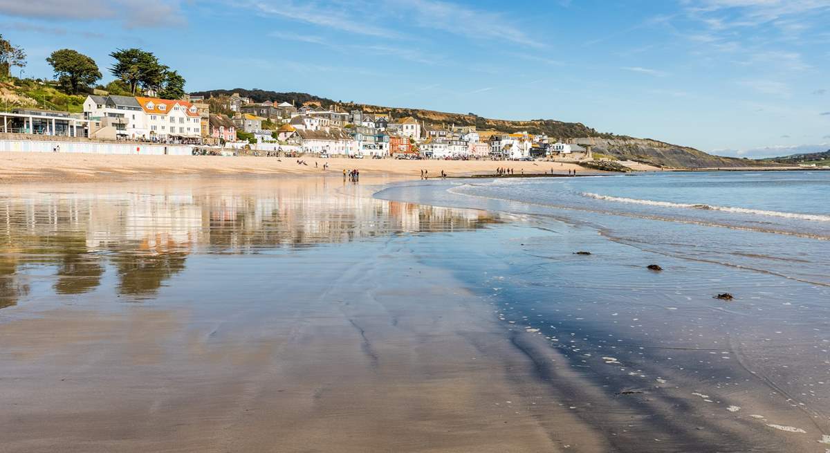 Sandy beaches stretch out at Lyme Regis.